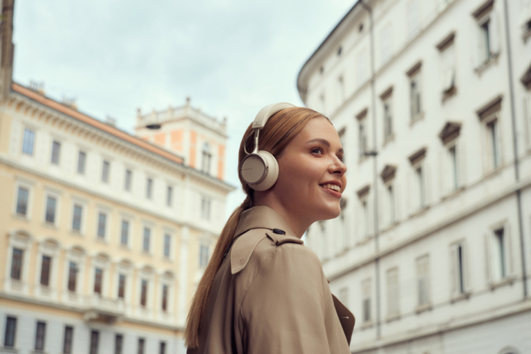 AVENTHO 100 - perfekter Reisekopfhörer - beyerdynamic Blog