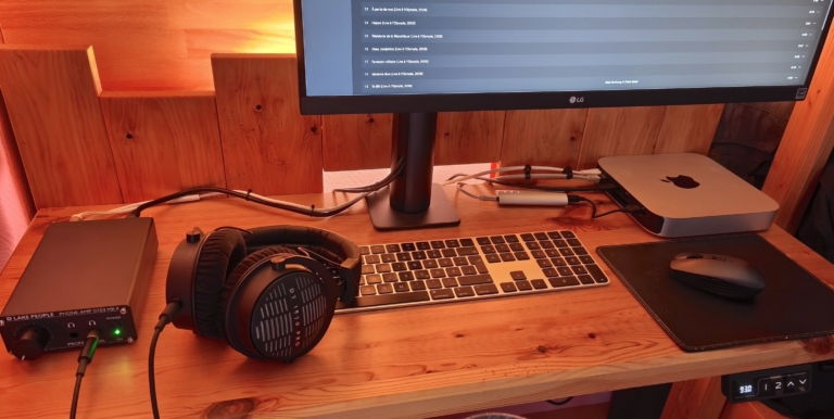 beyerdynamic DT 1990 PRO MKII - Desktop Setup