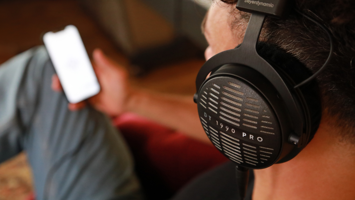 DT 1990 PRO MKII - mobile Setup | beyerdynamic